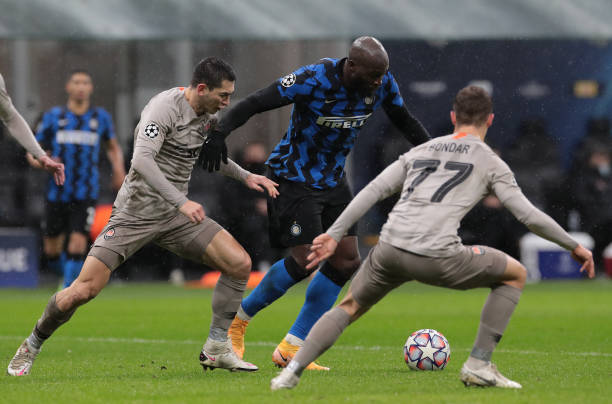 球较量中 球较量中