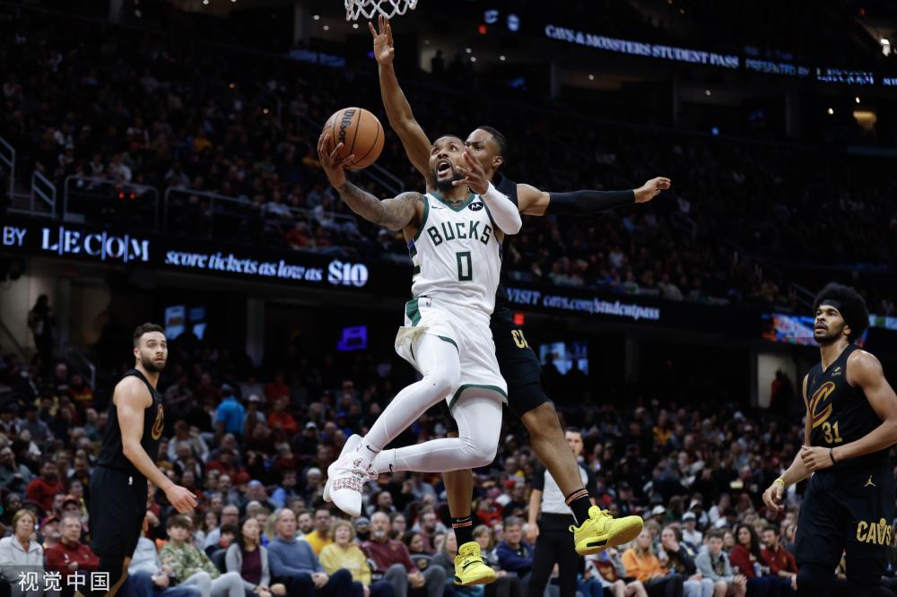 赛场上更具 赛场上更具